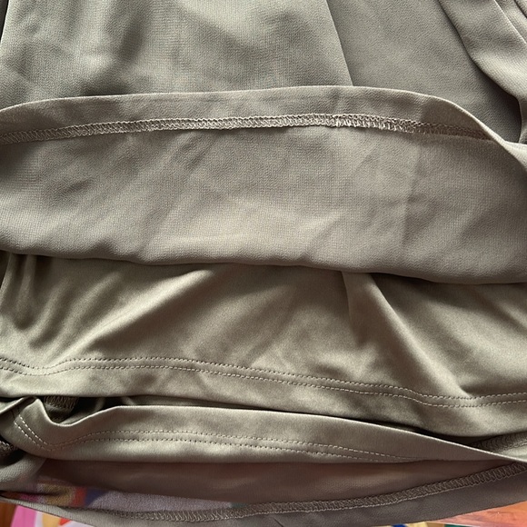 NWT Express khaki green romper. Zippered lined Sz M - Picture 3 of 4